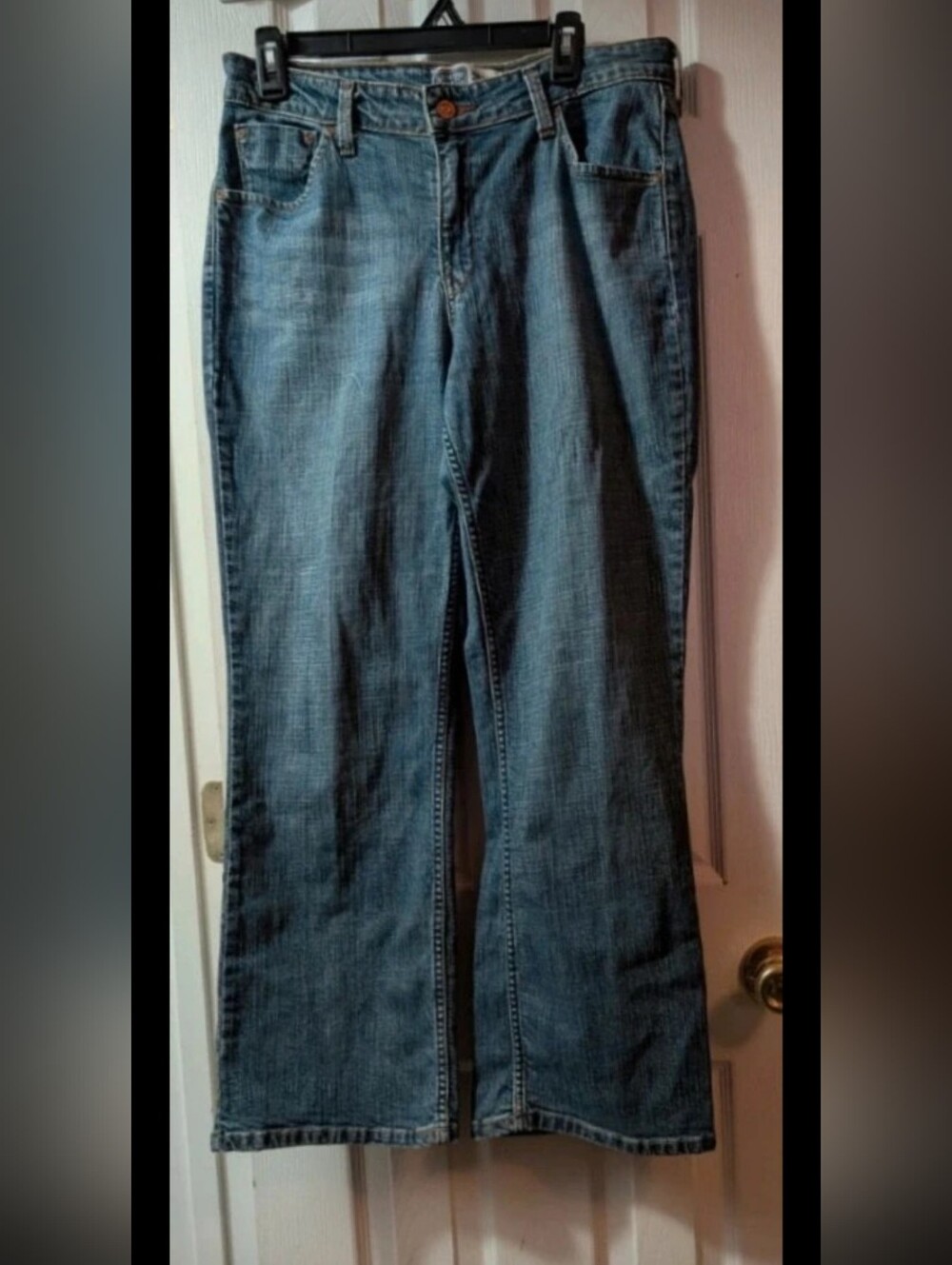 Levi Strauss Signature Women's Bootcut Jeans Size 12 Short Medium Wash Stretch - Picture 3 of 14